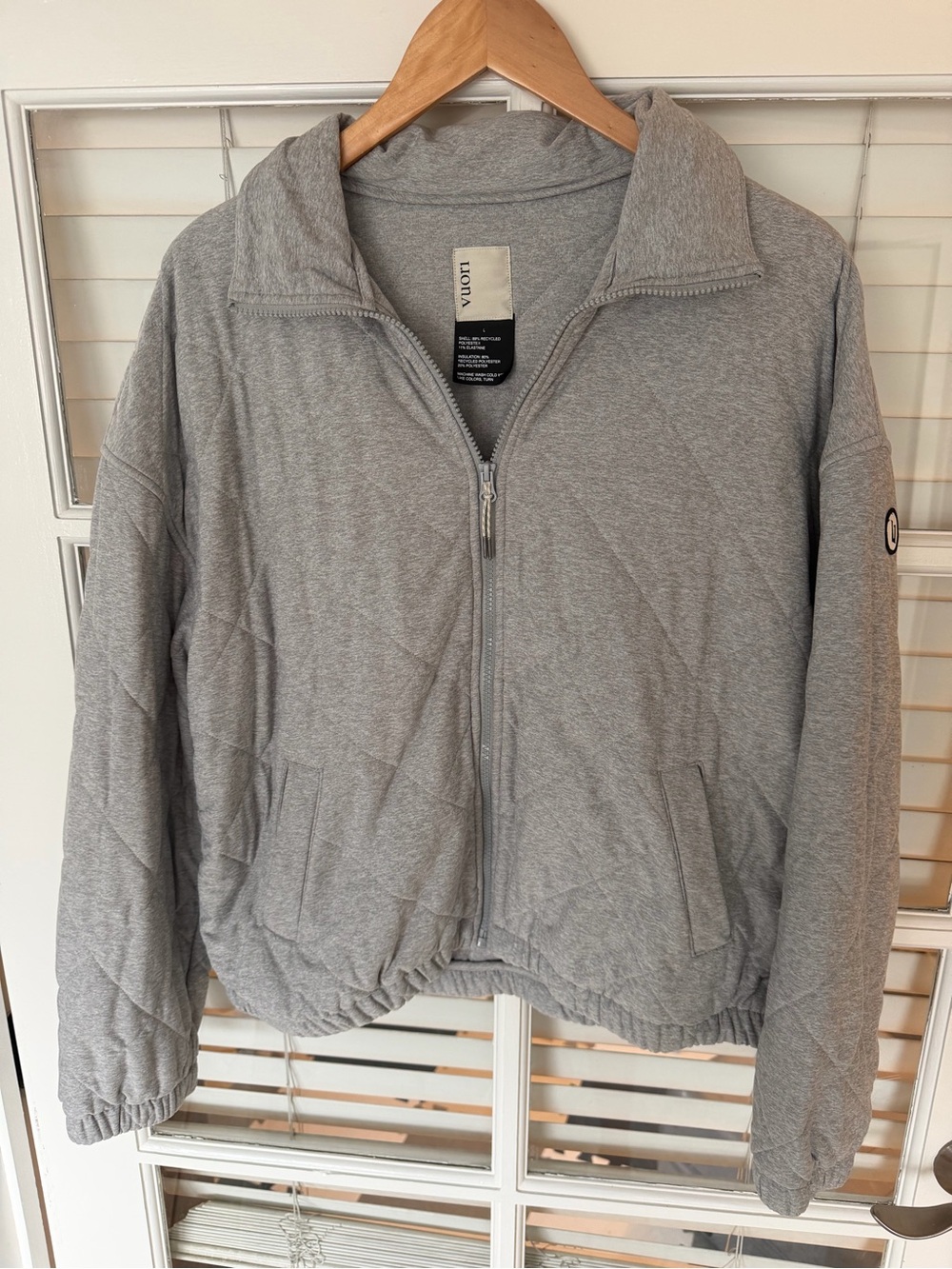 Vuori Women's Light Gray Quilted Zip Jacket